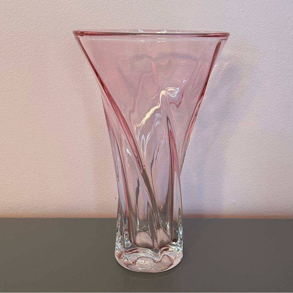 VASE Glass Pink Clear Swirl Flower/floral vase Home decor Like new - Picture 3 of 9
